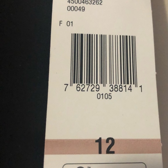 Jones New York Skirt Size 12-Black. New With Tags and Never Worn ! - Picture 4 of 5